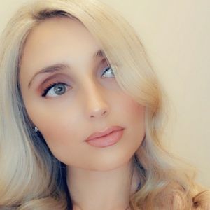 Meet your Posher, Viktoria